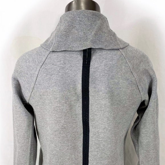 Lululemon Women’s Heather Grey Yin To My Yang Cardigan Fleece Jacket 6 S - Picture 3 of 10